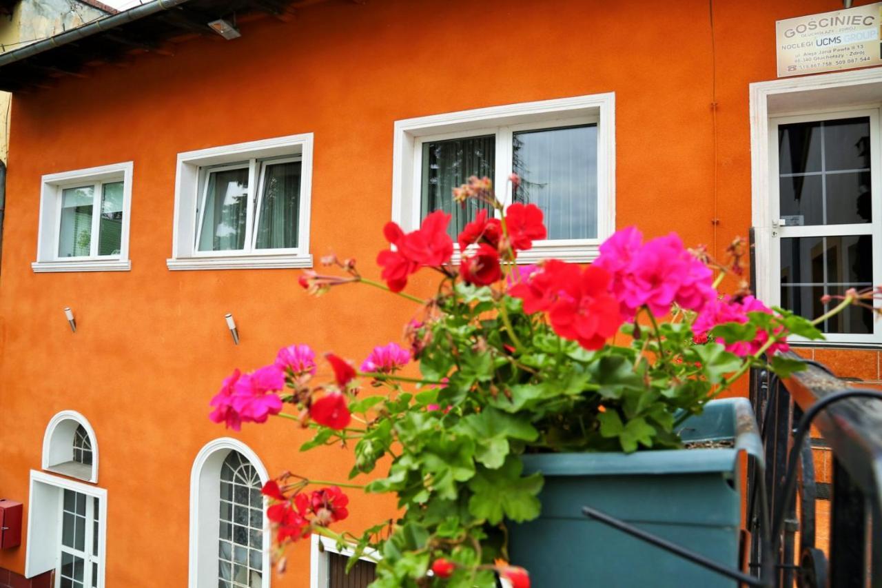 Gosciniec Glucholazy Zdroj Aparthotel Exterior photo